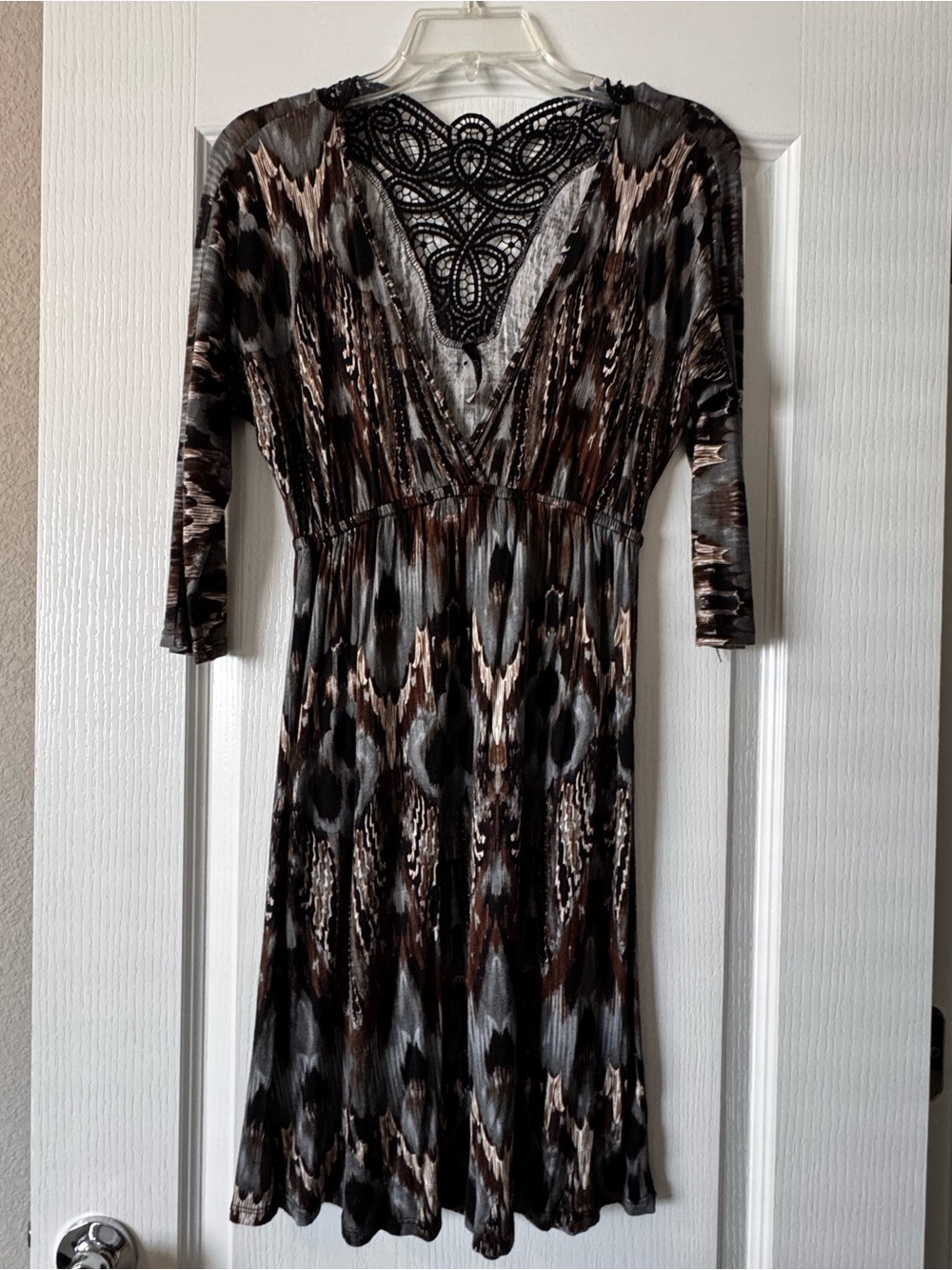 Women’s Brown Patterned V-Neck Dress with Lace Detail